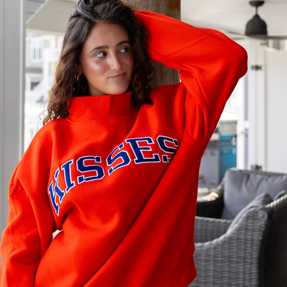 THE KISSES MOCKNECK